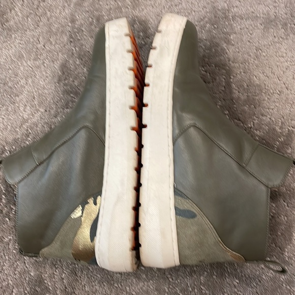 Vionic booties so 7.5 - Picture 8 of 12